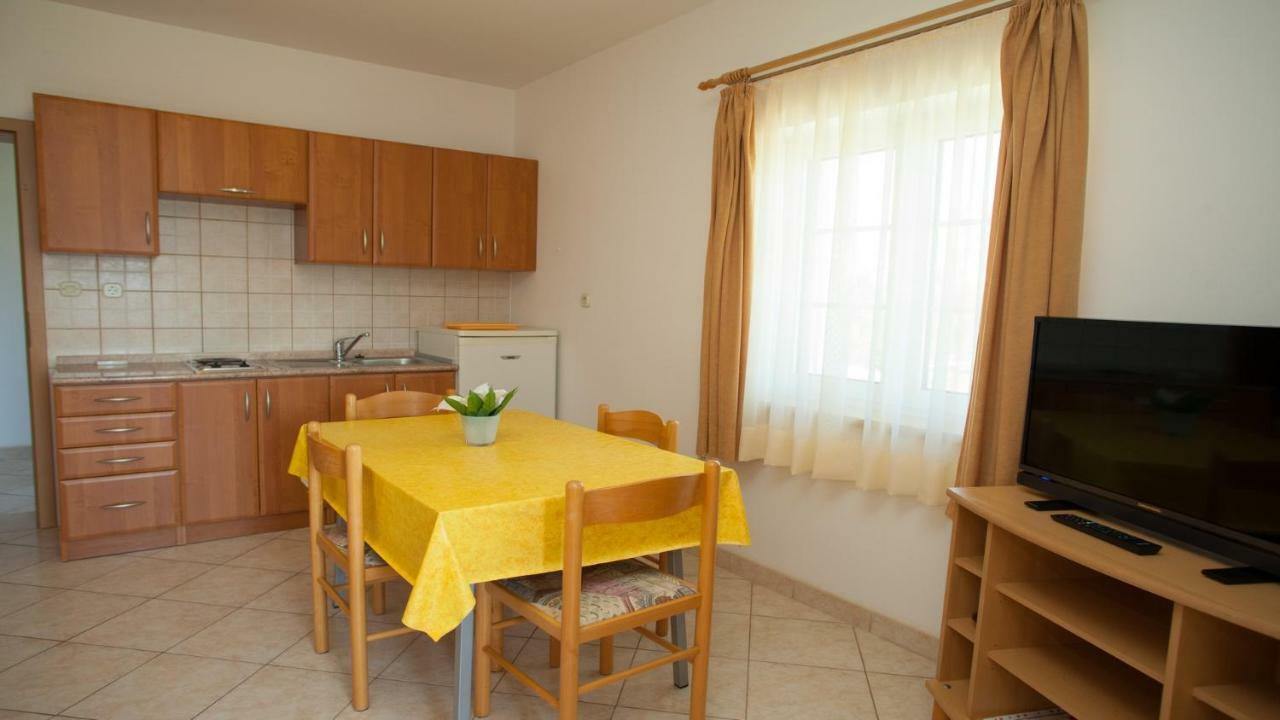 Apartments Basaca Pag Town Εξωτερικό φωτογραφία